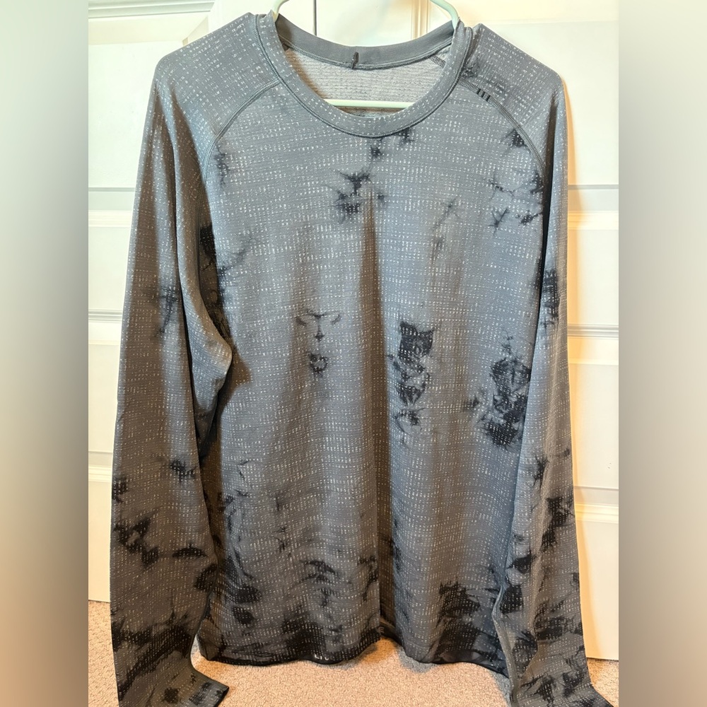 Lululemon Men’s Long Sleeve Shirt